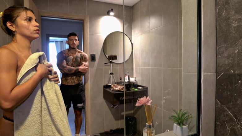 Sweet American: Moje švagrová, když moje přítelkyně odešla z domu – vešla do sprchy...