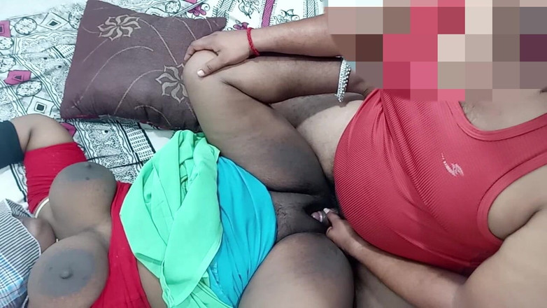 Veni: Tamil Stepmom Caught Stepson Masturbate and Helped Him Cum Quickly