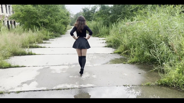 Juli Smith Meow: A Stroll Through an Abandoned Part of a Small Town