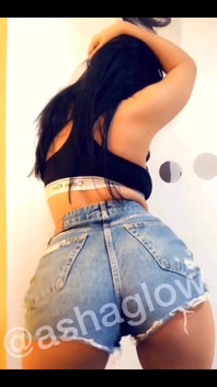 Pantat bahenol cewek ini dientot habis-