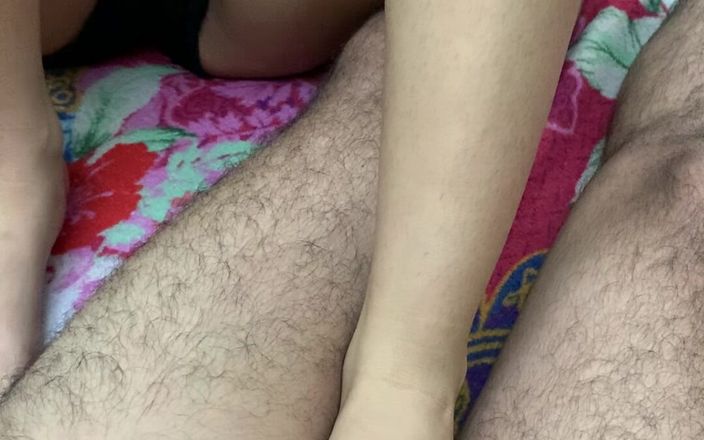 Komal sexy studio: Дезі любить робити з довгими поцілунками і повільною їздою