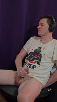 Masturbare solo amatoare excitată - nu am putut rezista să-mi gust propria spermă după orgasm
