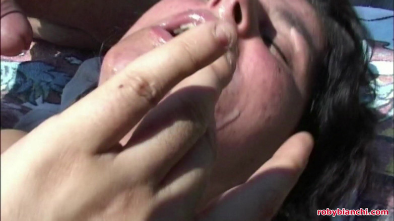 Topax Film Production: Italská Amatérka, Chlupatá Děvka Bere Dva Ptáky Venku