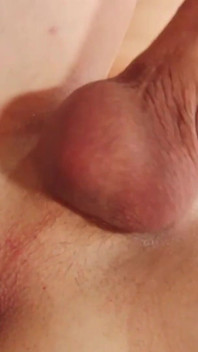 饥渴的男孩在课后自慰