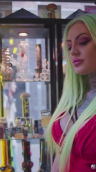 La ragazzina di amsterdam prende un tour di un grosso cazzo - pubblico