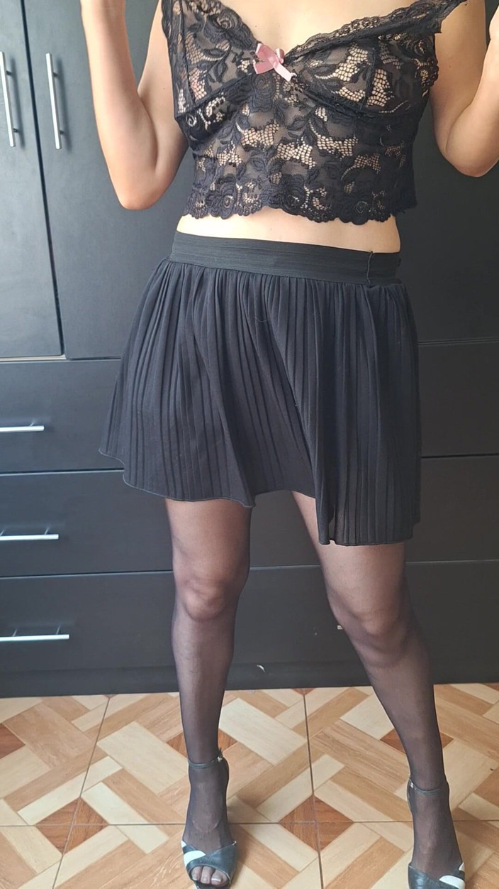 Agnes Swallow: Modeling My Outfit