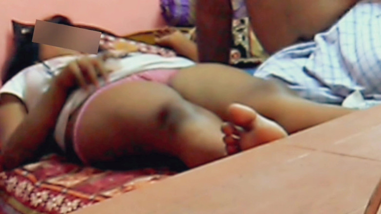 RenuRaj: Bini montel Desi Tamil Lux menghisap pepek dengan menjolok pepek...