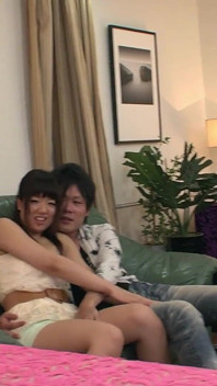 Dzika azjatycka orgia z intensywnymi lodzikami i lizaniem cipki