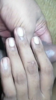 La boca de la madrastra india no satisface mi polla, pero de todos modos me mantengo follando en la cara