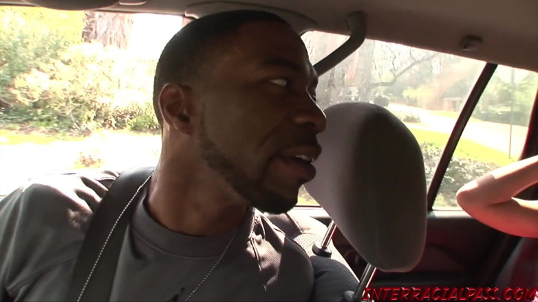 Hush Hush Entertainment: Jada se fait prendre en train de démanger et suce...