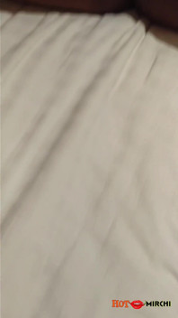 흡연은 건강에 해롭지만 알몸으로 담배를 피우는 것은 다른 사람의 건강에 해롭습니다.