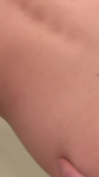 Teenager viene scopata con la sua sexy figa rosa hardcore