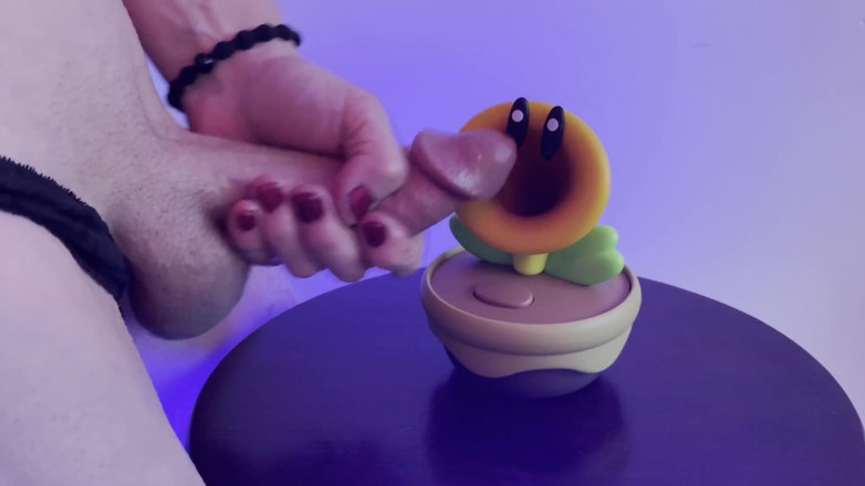 Ryley Rails: Heißer klebstoff bedeckende spielzeugfigur mit sperma