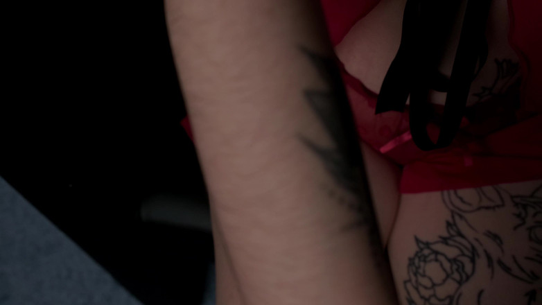 Eva Deva: Feticismo di mani e vene, Ti piacciono le mie vene...