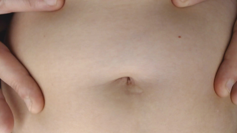 Abby Anna: Navel speeltijd dippen met schuddende buik