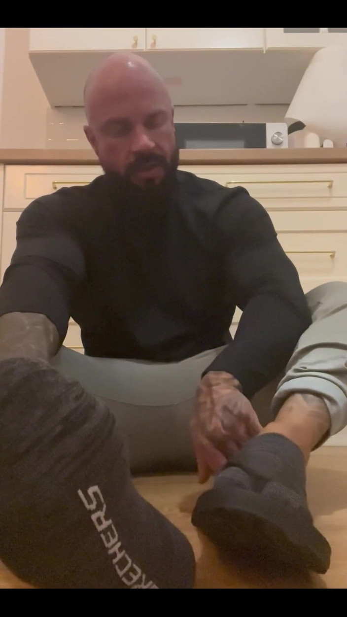 Jasons feet: 我让你闻我的臭人字拖