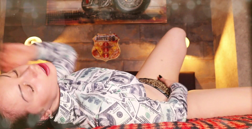 Goddess Misha Goldy: Smyslné ovládání hry "červené a zelené světlo" konec 4 odpočítávání mrdky