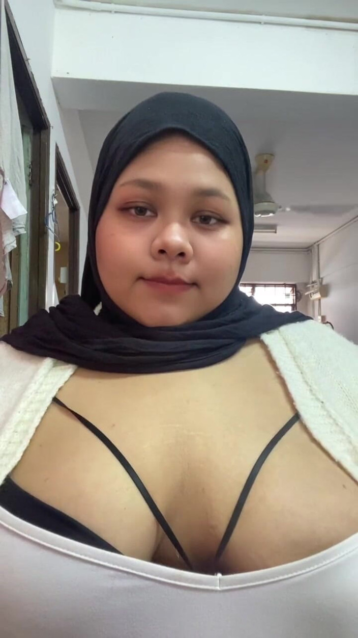 AJSXX99: Urutan tudung tanpa ditapis dengan tetek besar