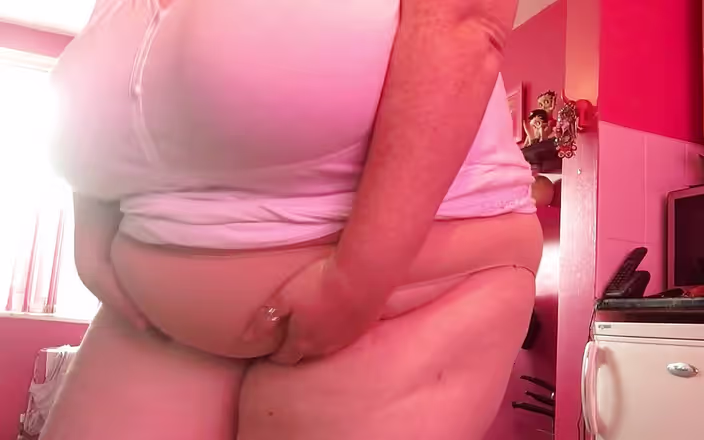 BBW granny in hot threesome