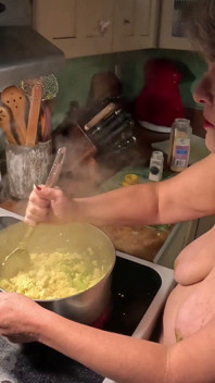 Cheryl Cooks Tofu Scramble