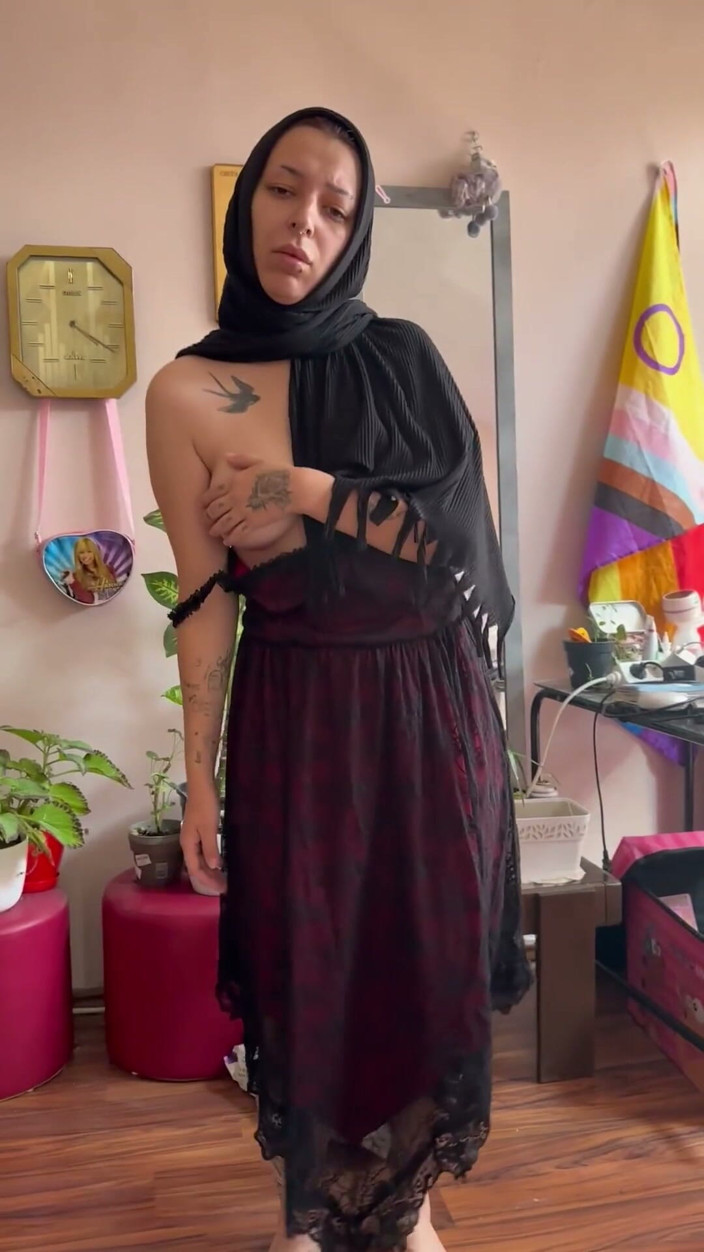 lanalovacutie: Muslim Goth Striptease in Hijab