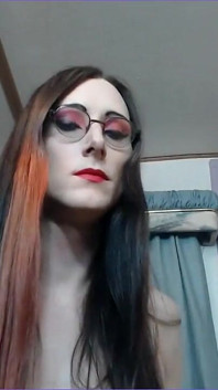 Mama vitregă transsexuală se furișează și te fute