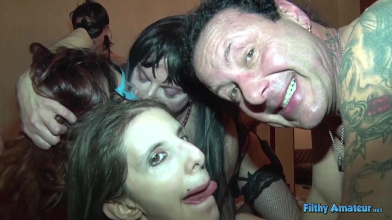 Filthy Amateur: Real orgia amadora privada com meia-irmã e travesti