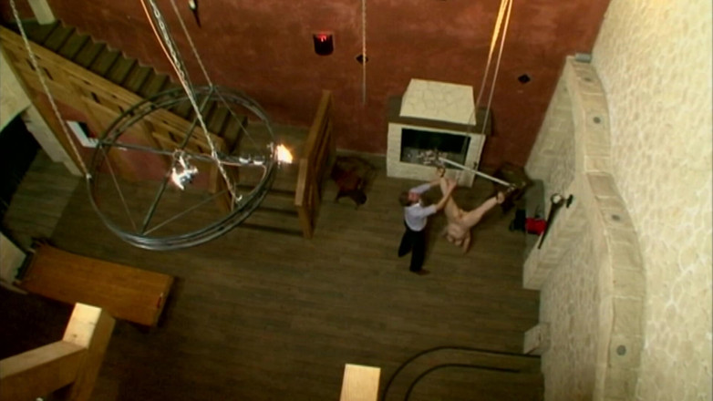 BDSM Deutschland: Svázaná blondýnka se podrobí intenzivní BDSM bondážové hře