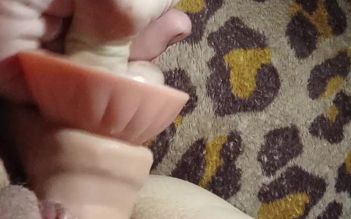 AgathhaA: Dildo, nieuw speelgoed voor genoegens