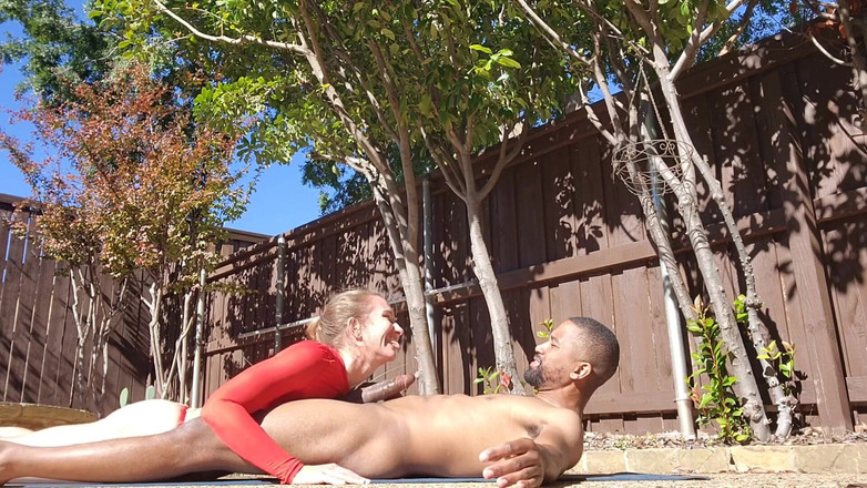 Darrenblazeent: N Từ yêu đĩ được chơi hậu môn