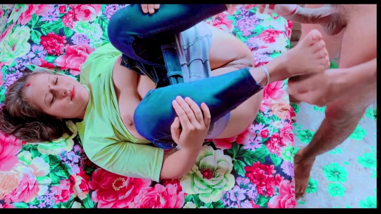 Lust Suman: 自宅での美しいホットガールセックス