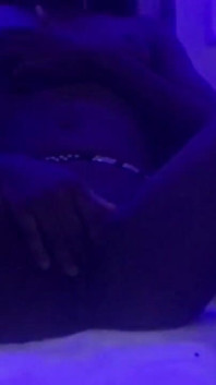 만족할 때까지 만지는 핫한 몸집이 작은 browngurl234