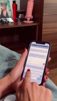 Adeline Due ragazzi viene chiamata per fare un pompino a un cliente