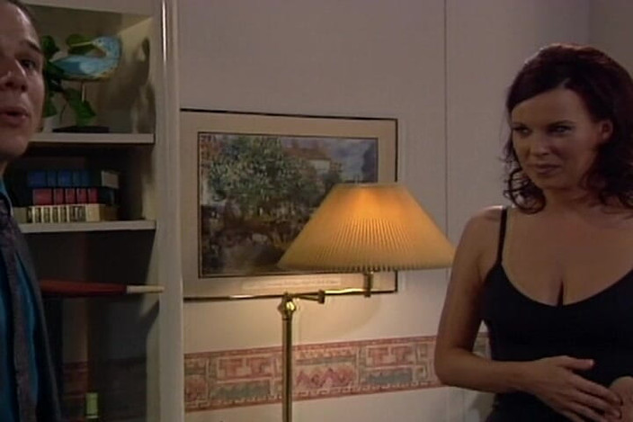 Lovers Of Vintage: Gagici lesbiene se ling și se cu degetul reciproc în Spectacol pasional