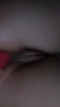 Prima Emily che si masturba con un dildo K the Royal