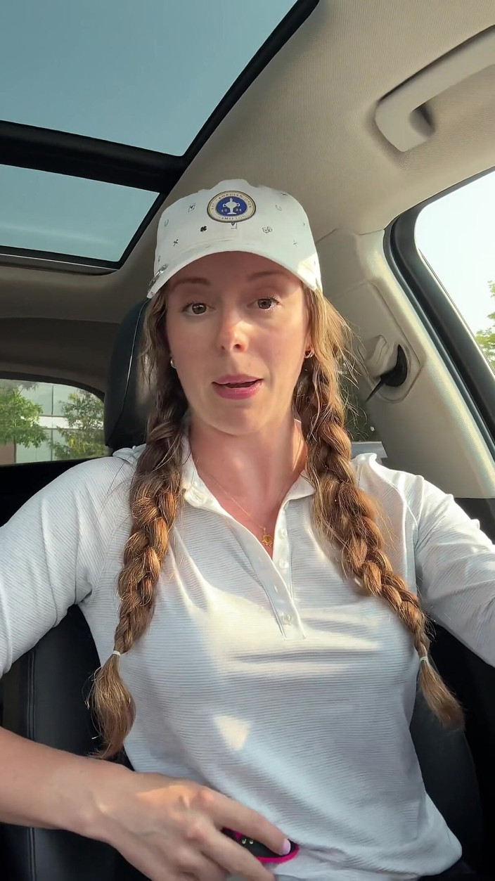 Nadia Foxx: Mergând spre golf, dar am nevoie de o cafea și orgasm...