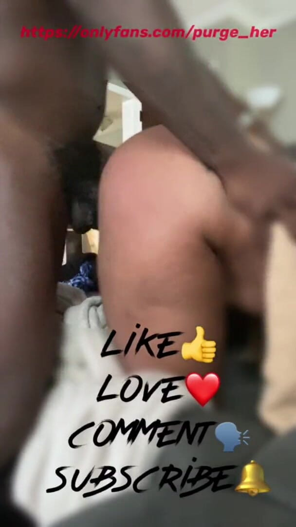 Purge_her: Ella quería que la follara antes de mi vuelo.