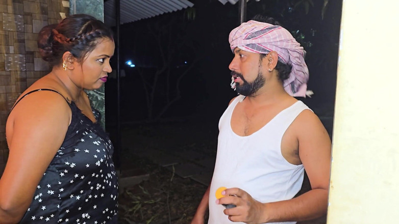 Aaka: Indická desi sexy bhabhi sexy šukání s masáží
