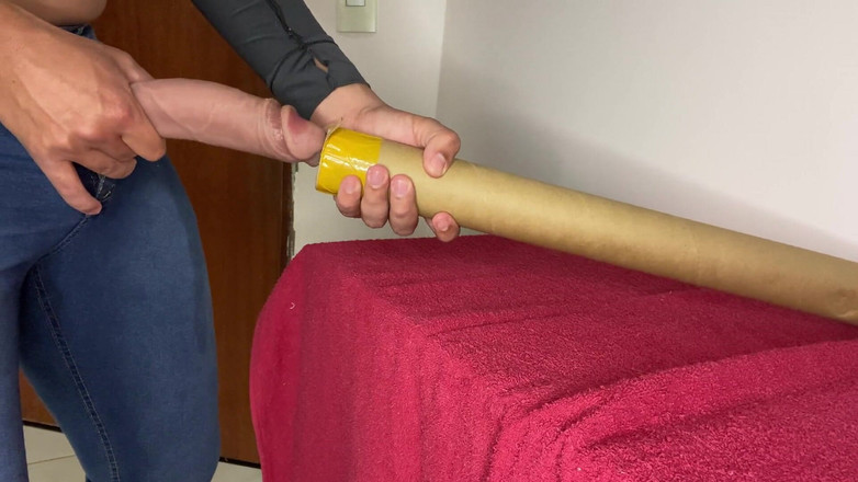 Greedy truck: Mengurut batang saya di tempat kerja dengan tiub kadbod bos...