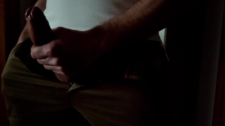 Mat Cunningham: 집에 혼자 있고 옷에 사정하는 아빠