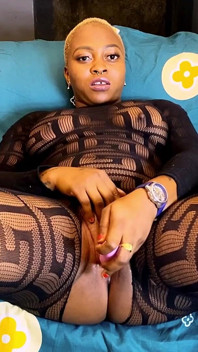 Uglygalz masturbuje