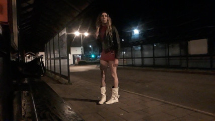 The Midnight Minx: Striptizerka dworca autobusowego