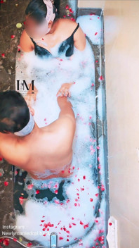 Hotwife with Stranger in Bathtub