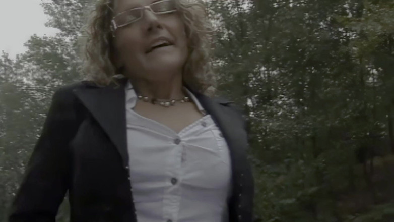 Inthe MILF room: Alessia Donati Parkta Son Işeme Ile Birlikte Casting Yapıyor