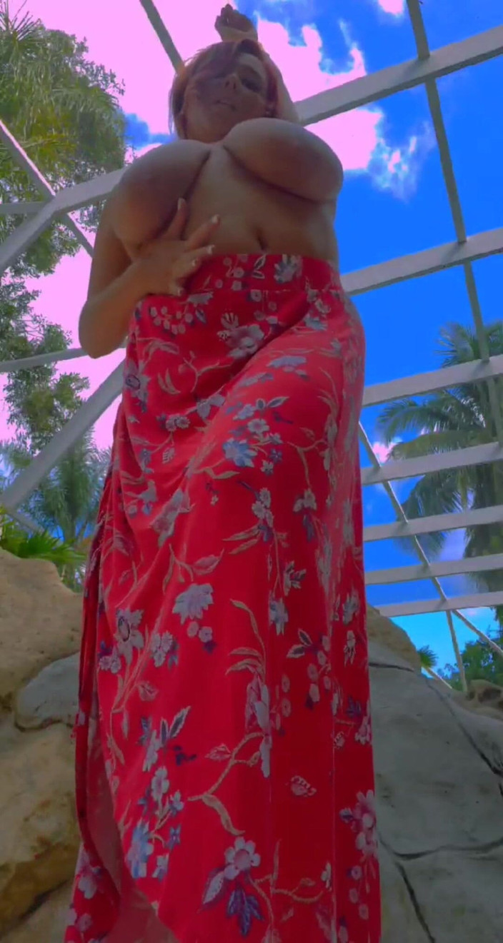 Annabelle Rogers: Sexy Summertime Vibes