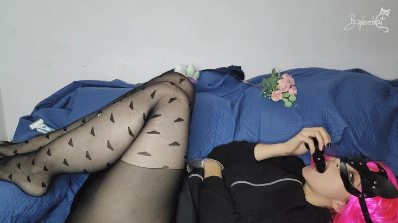 BigBoobCat: Guardami Stuzzicare Le Mie Grandi Tette Mentre Indossa La Mia...