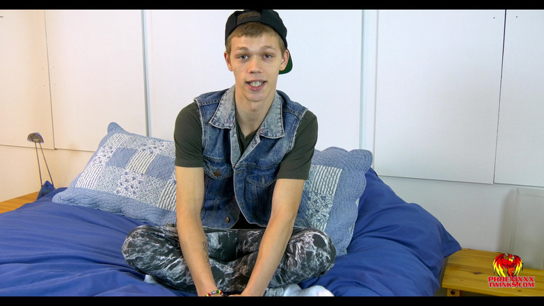 Phoenixxx: Presentazione del nuovo ragazzo cacciatore sexy