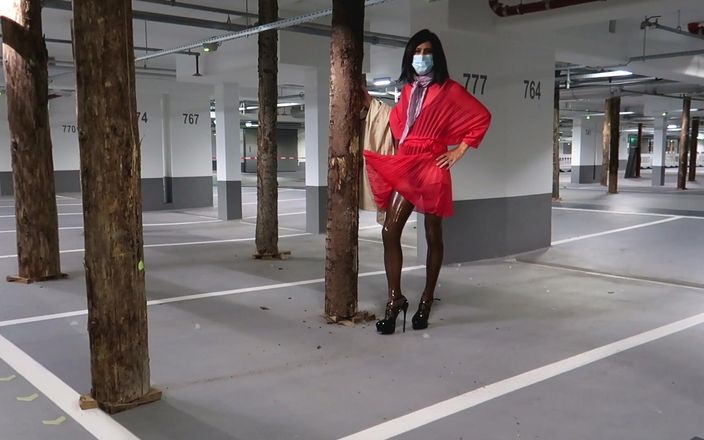 Loreley add: Moje latexové punčochy s důkladnými šaty a plateu podpatky, Děláš?