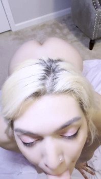 Dziki bicz krem urodzinowy seks ze Stepisem - blondynka Adaline Star błaga o twarz