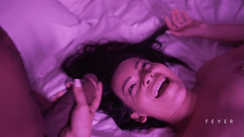 Fever Films: Sexy japonesa hace cosas sucias con bbc